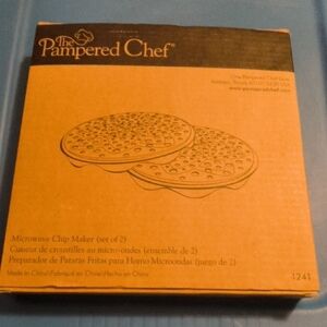 Pampered Chef Microwave Chip Maker - Tan